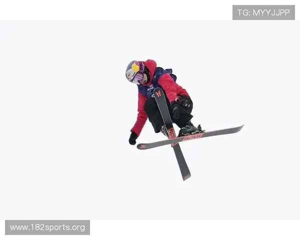 中国姑娘自由式滑雪世锦赛U型场地技巧赛上表现突破进步展现强劲实力